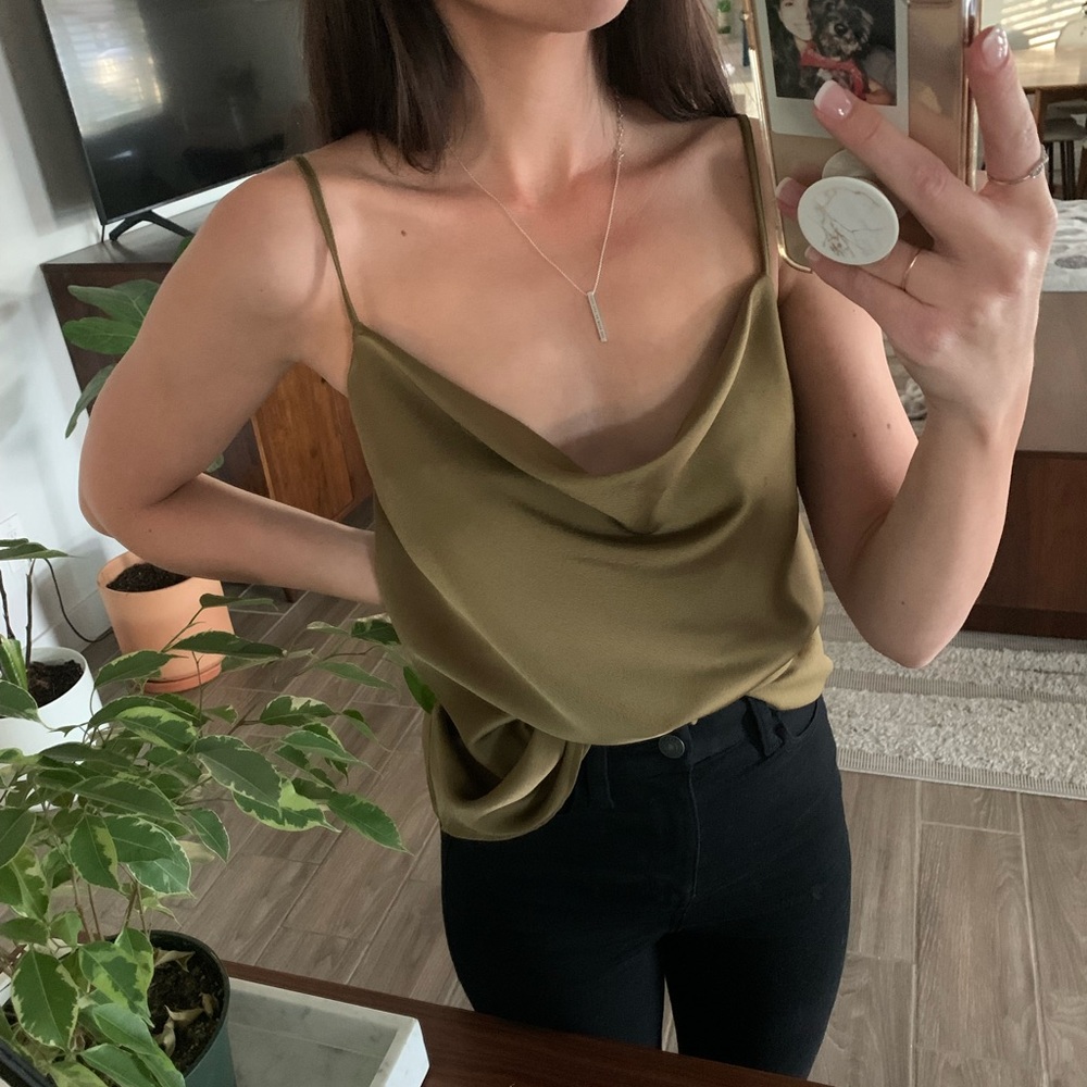 River Island Top
Size 6
Little snag shown in picture